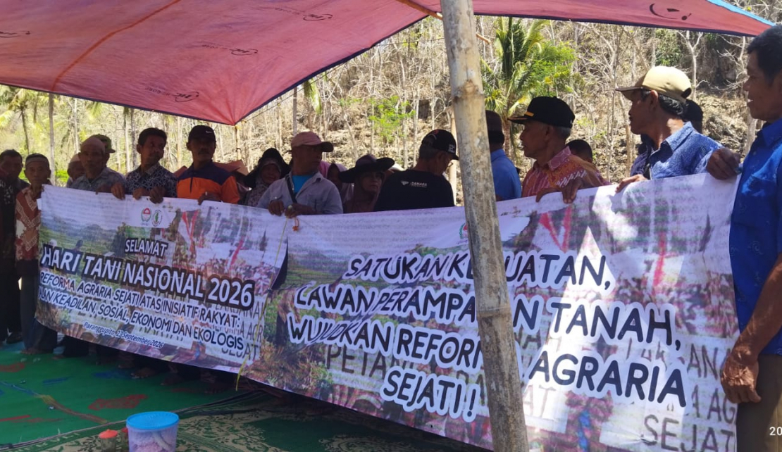 Di Ladang Itu, Petani Paranggupito Masih Menjaga Tanah dan Ingatan